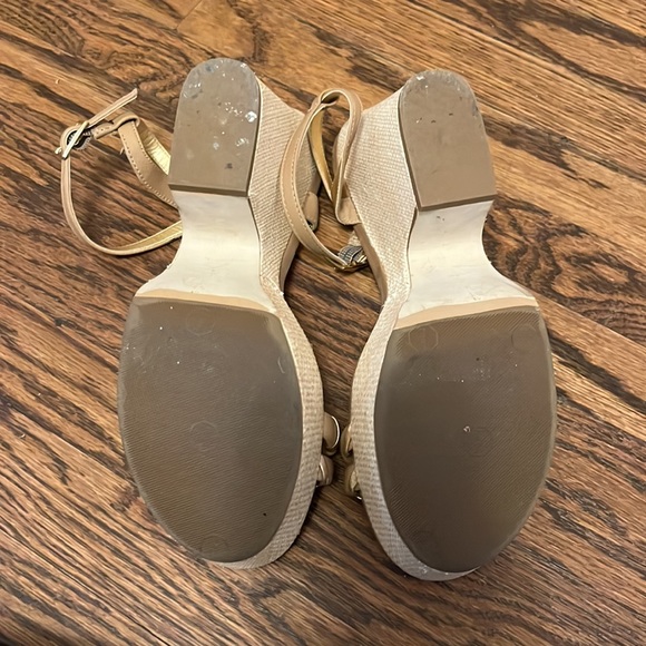 Kate Spade Whimsical Yet Practical Platform Heeled Shoe - Picture 7 of 10